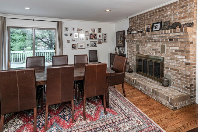Building Photo - 30 Laurel Wood Dr