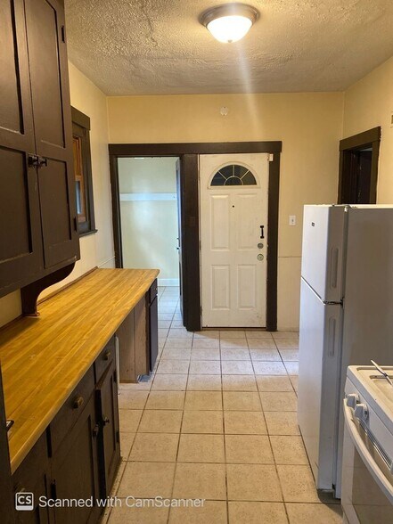 Building Photo - 280 Fairgreen Ave