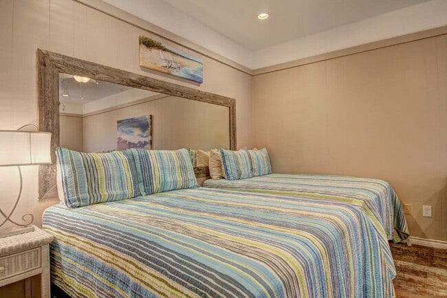 Building Photo - 704 Island Retreat Ct