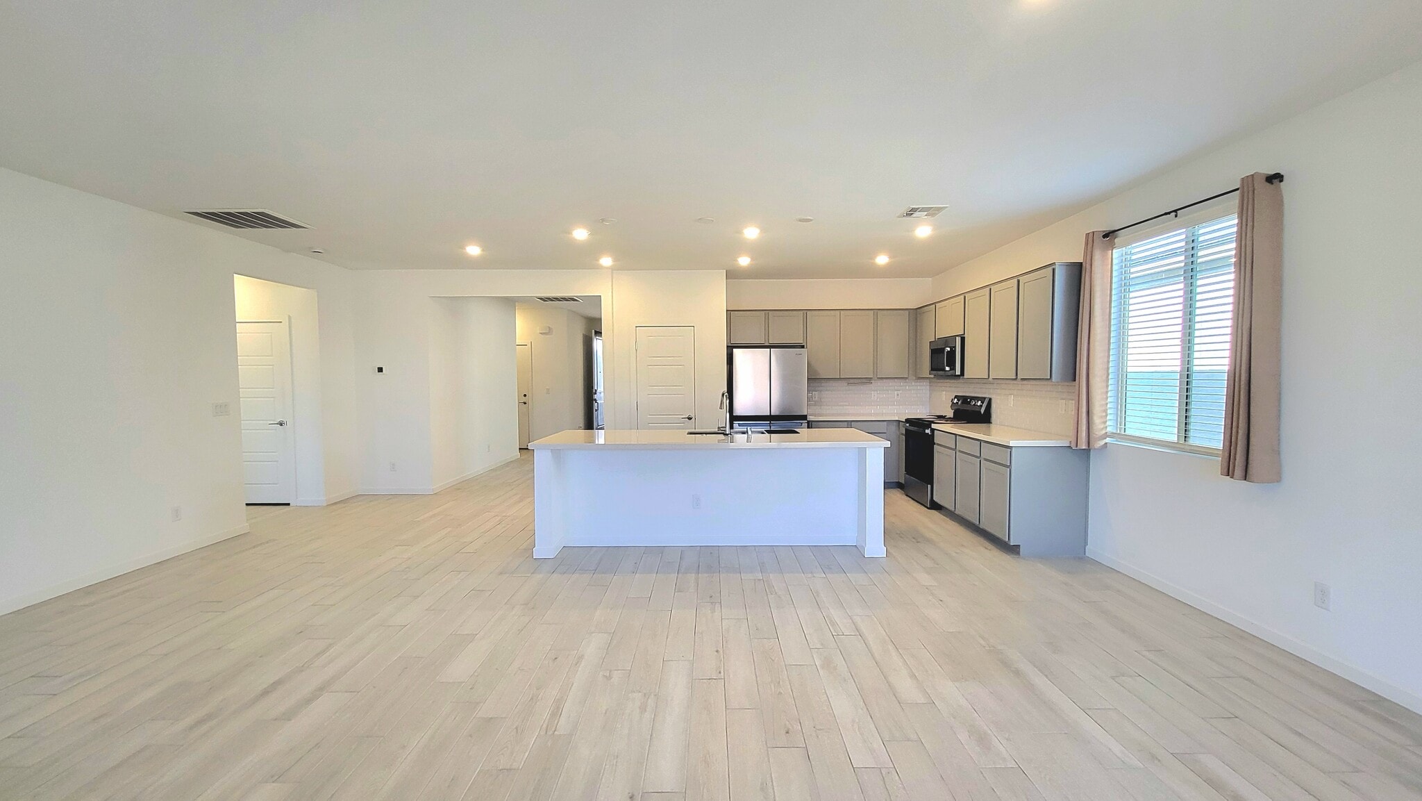 Building Photo - 5991 Trevano Ave