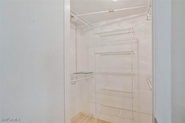 Building Photo - 4318 27th Ct SW