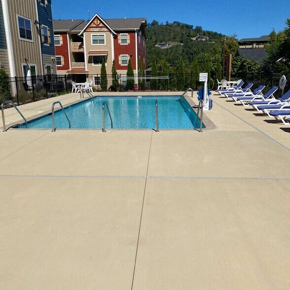 Building Photo - Mountain Brook