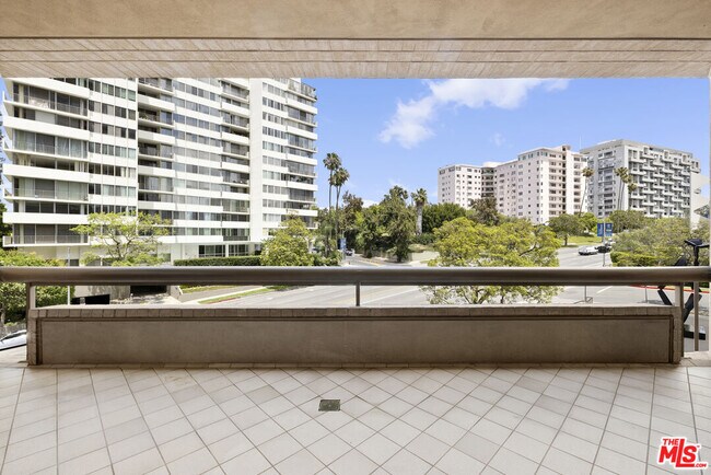 Building Photo - 10430 Wilshire Blvd
