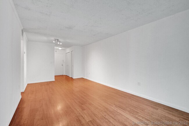 Building Photo - 1805 Sans Souci Blvd