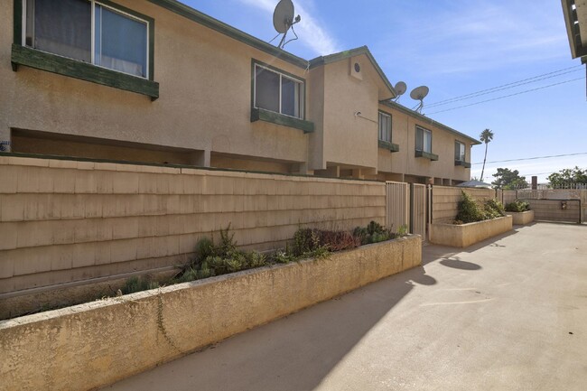 Building Photo - "Experience Perfection: Your Ideal Lifesty...