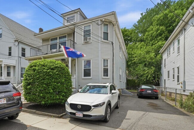 Building Photo - 31 Quimby St