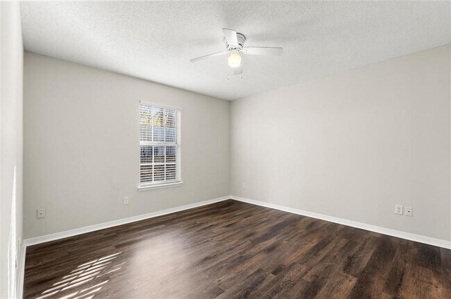 Building Photo - 5058 Jonesboro Rd