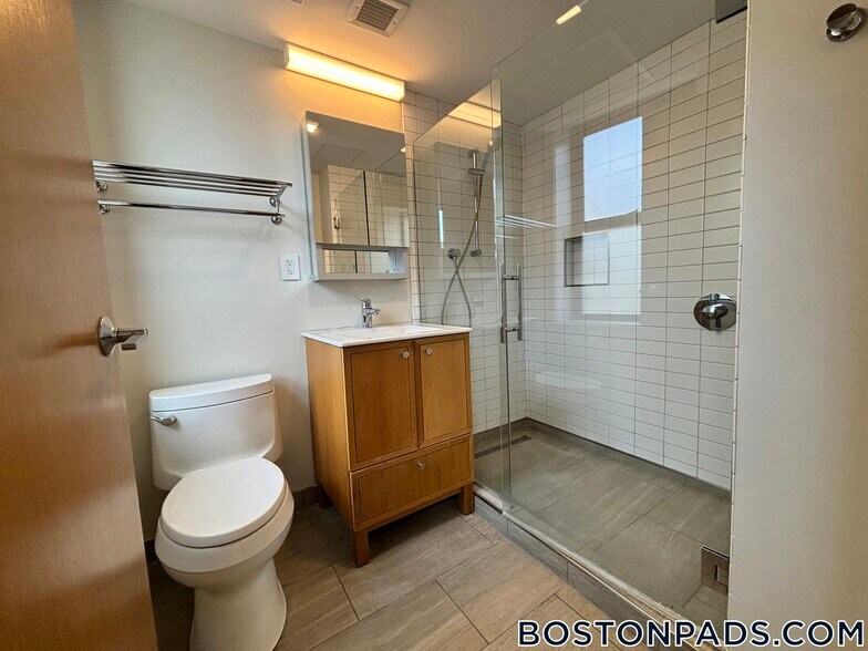 Building Photo - 115 Mt Auburn St