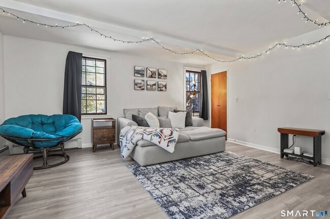 Building Photo - 62 Church St