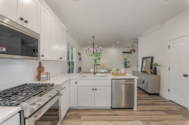 Building Photo - Gorgeous New Construction near Downtown Du...