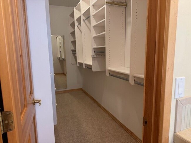 Building Photo - MOVE IN SPECIAL $1000 OFF FIRST MONTHS REN...