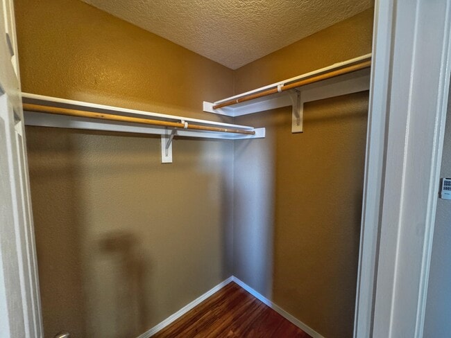 Building Photo - 923 Telstar Loop NW