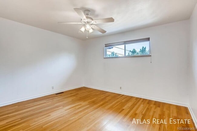 Building Photo - 1304 W Crestline-