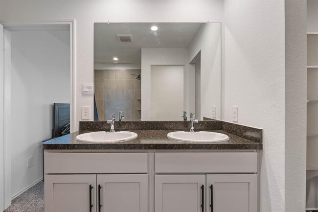 Building Photo - 24335 Saddlestone Green Dr