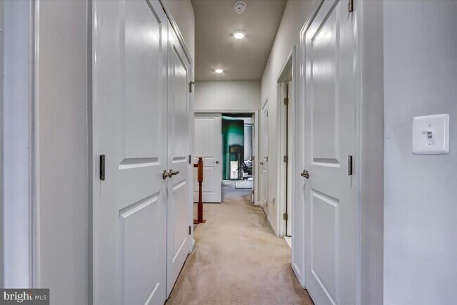 Building Photo - 3550 Briarwood Dr