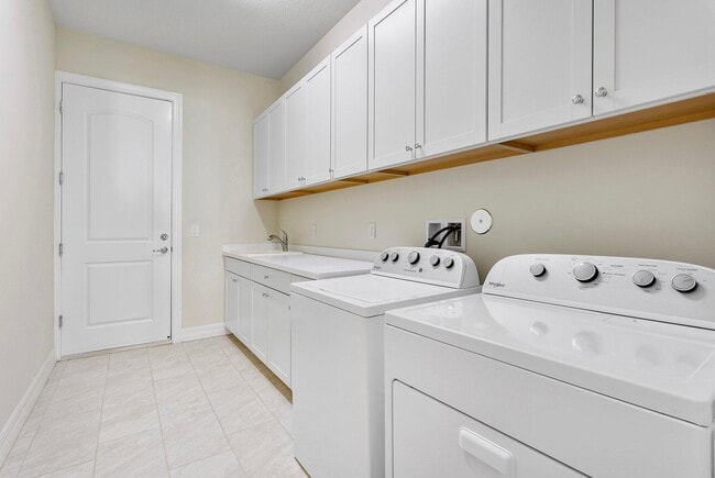 Building Photo - 21908 Canadensis Cir