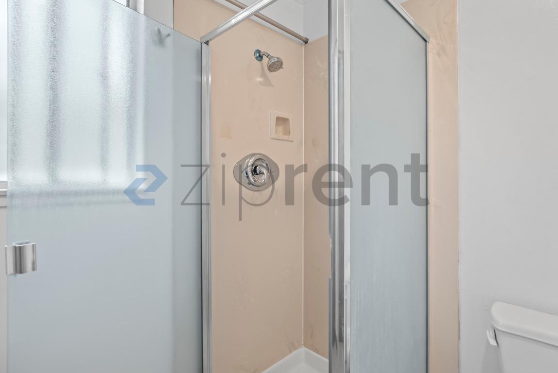Building Photo - Unit