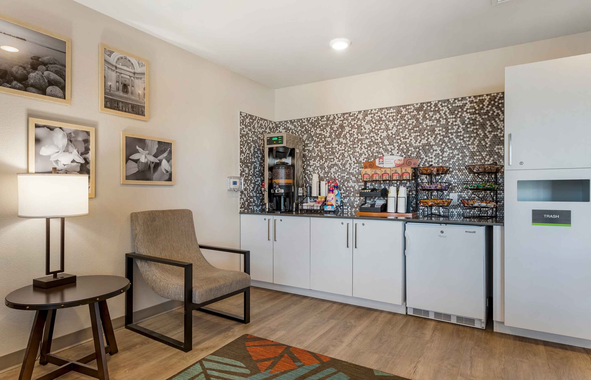 Building Photo - Furnished Studio-Minneapolis - Airport - M...