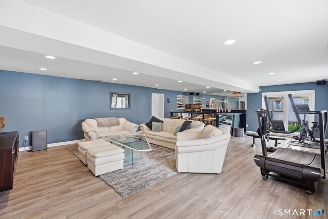 Building Photo - 53 Dagmar Rd