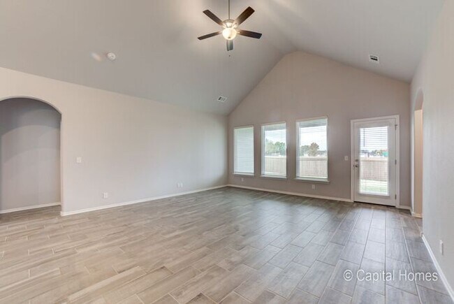 Building Photo - Move In Special! Relax In The Comfort of a...