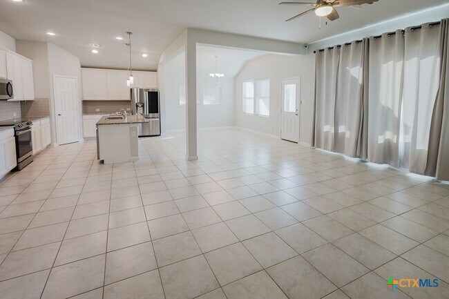 Building Photo - 632 Ridge Meadow Dr