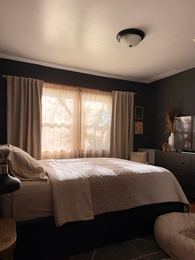 Building Photo - 957 N Avenue 49