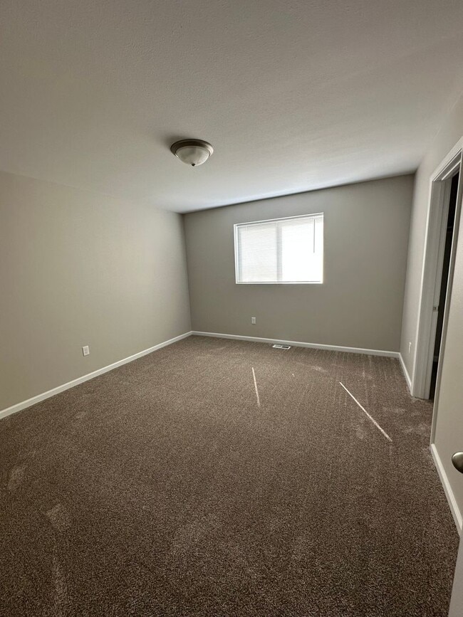 Building Photo - 2554-2550 Granite Dr NW