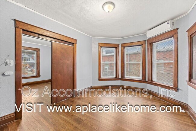 Building Photo - 3523 St John Ave