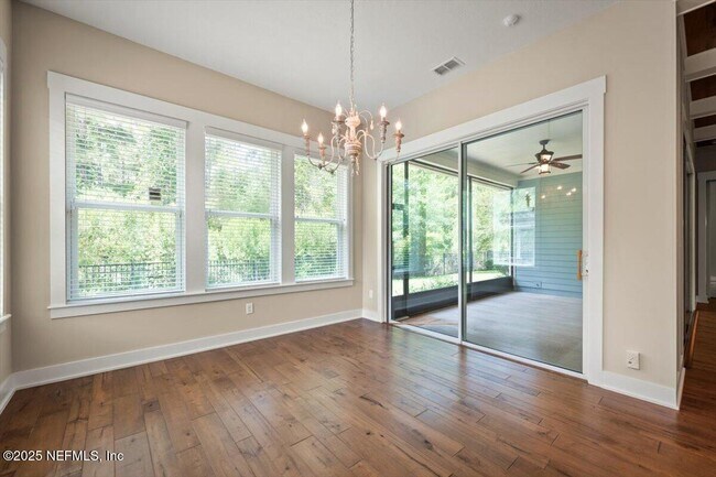Building Photo - 305 Seahill Dr