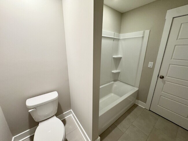 Building Photo - For Rent by Room - Seneca SC