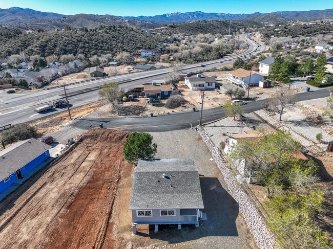 Building Photo - 2 Bedroom, 1 Bath Home For Rent in Diamond Valley!