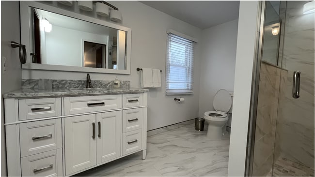 master bath - second floor - 5835 Pinecroft Dr