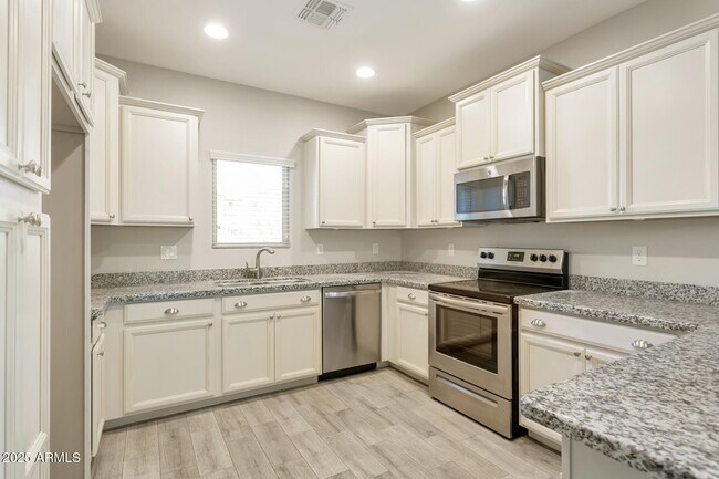 Building Photo - 18021 W Tasha Dr