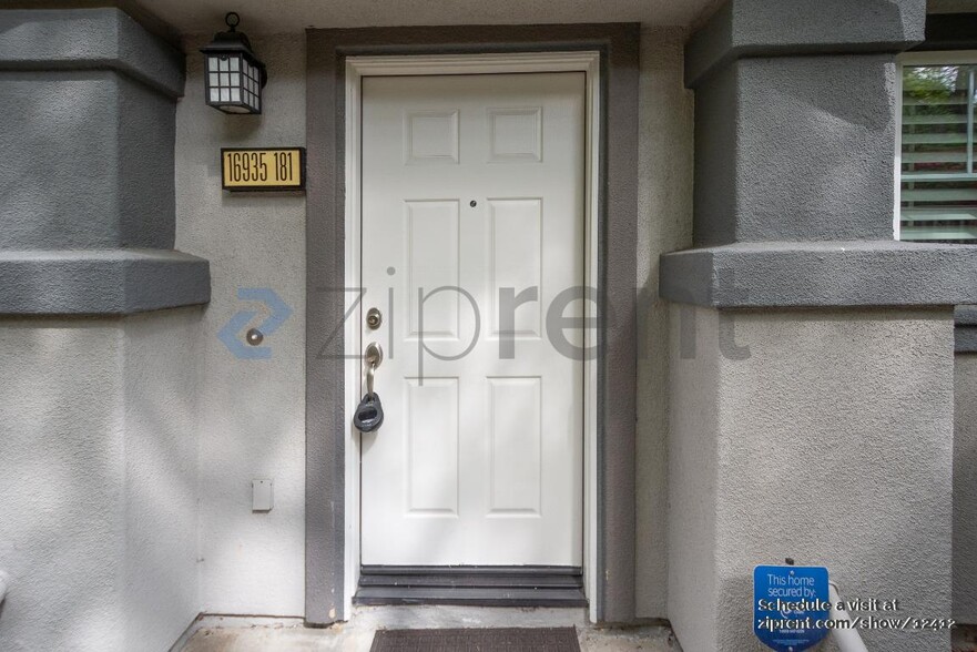 Building Photo - Unit 181