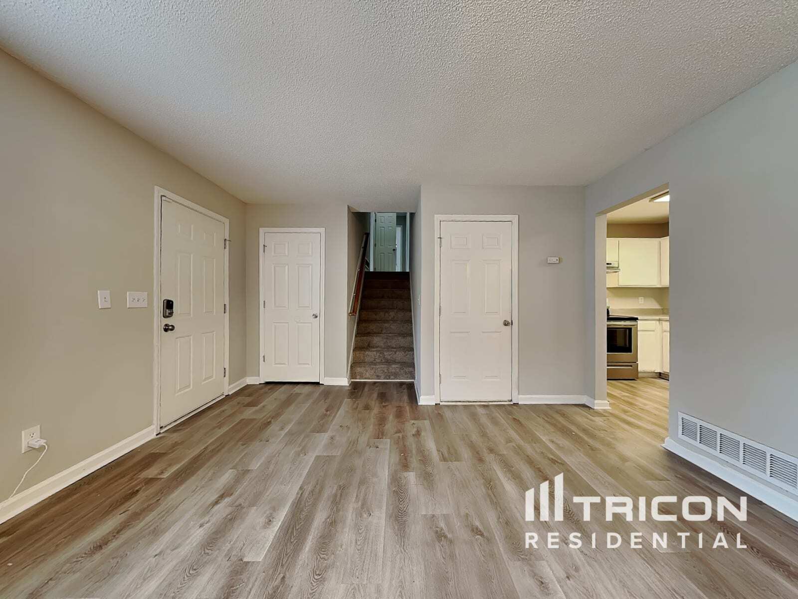 Building Photo - 372 River Trace Dr