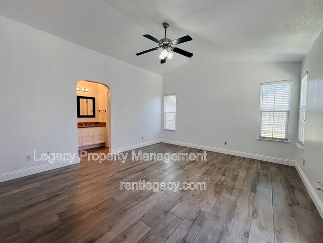 Building Photo - 3047 Mill Oak Way