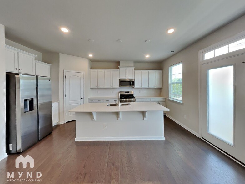 Building Photo - 15116 Holly Run Ln