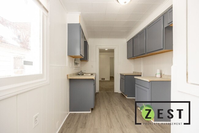 Building Photo - OPEN HOUSE- 12/23! 4PM-4:30PM! Beautiful 3 BED 1 BATH!