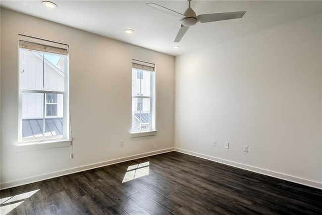 Building Photo - 2624 Metcalfe Rd