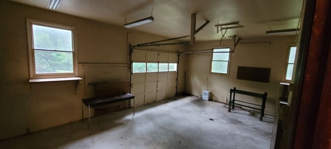 Building Photo - 4793 Castle Ford Rd