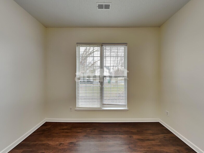 Building Photo - 6604 Conifer Cir