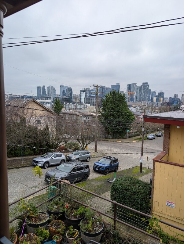 Building Photo - 909 4th Ave N