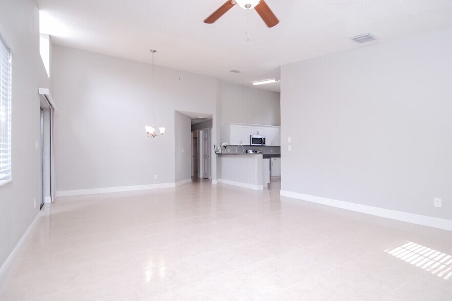 Building Photo - 11105 Cherrywood Ln