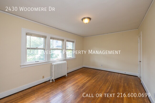 Building Photo - 2430 Woodmere Dr