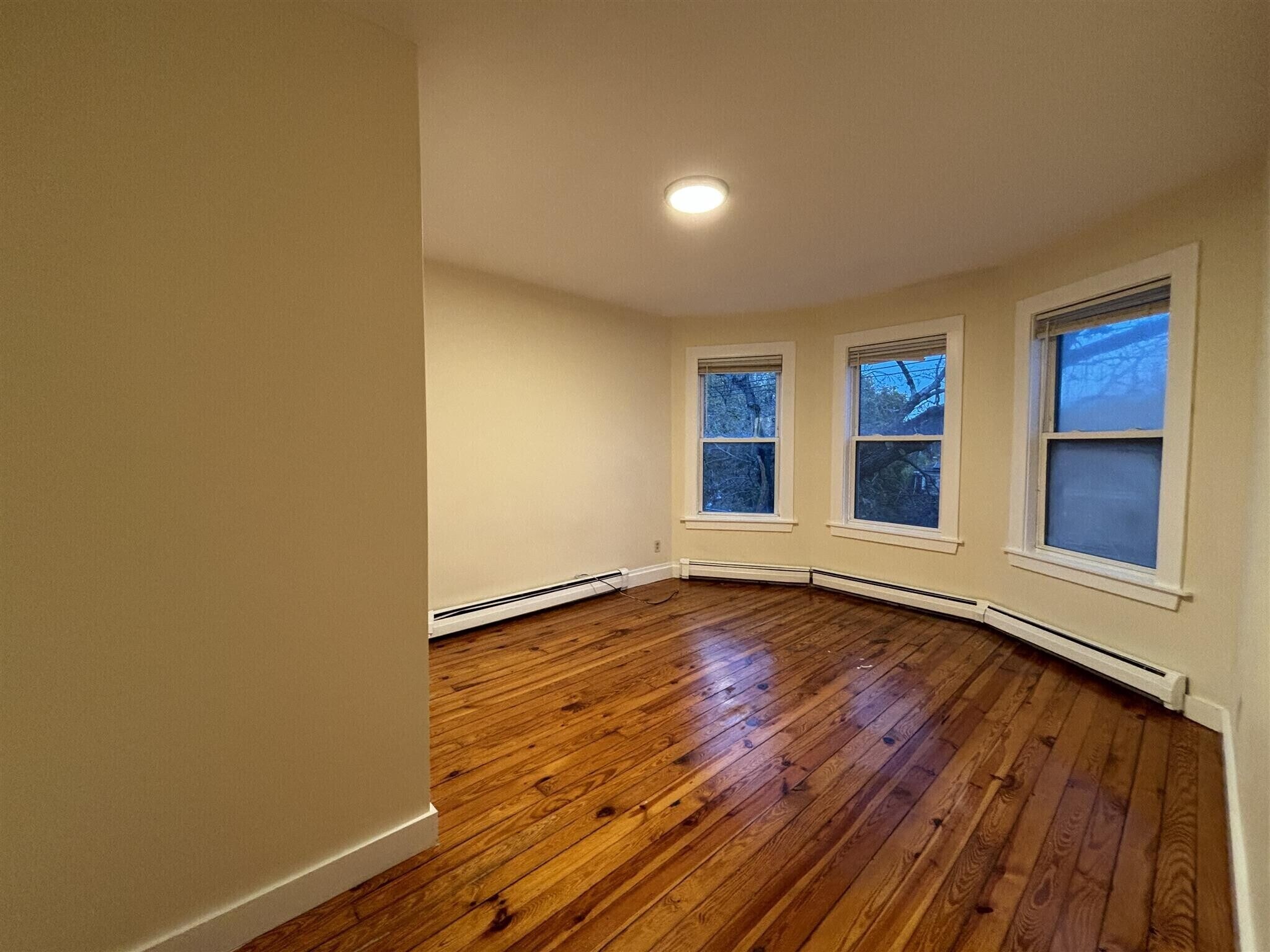 Building Photo - 68 Pleasant St