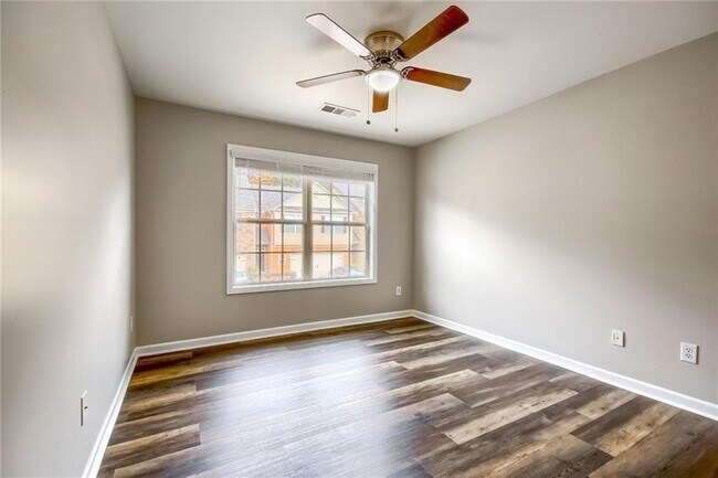 Building Photo - 2171 Waterford Park Dr