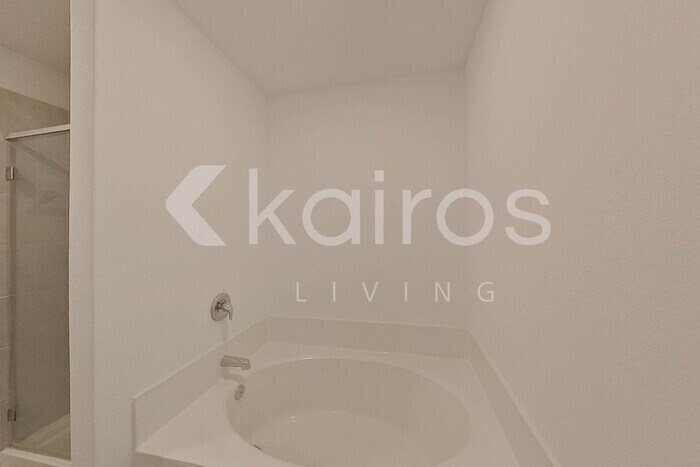 Building Photo - 950 Shady Brk