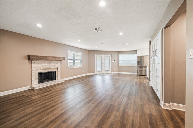 Building Photo - 3019 Ramblewood Rd