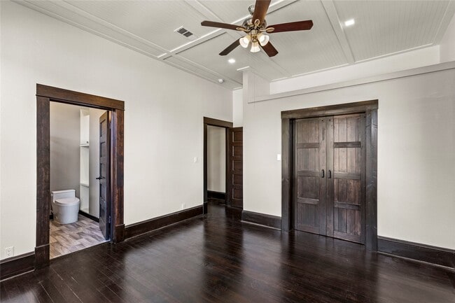 Building Photo - 3902 Bernardo De Galvez Ave