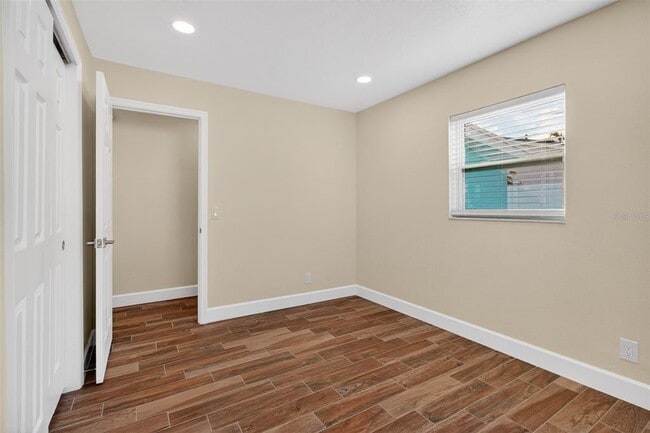 Building Photo - 3117 W La Salle St